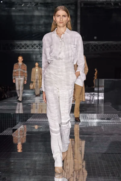 Look 13